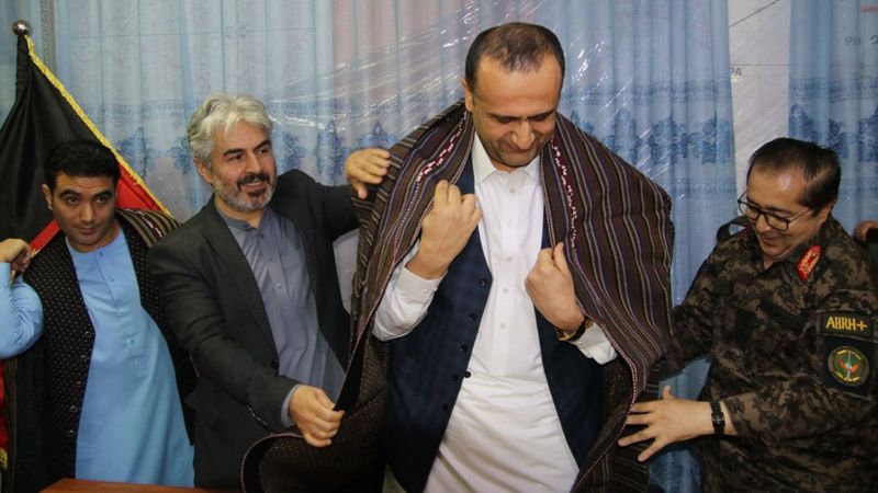 ساختمان ولایت فاریاب در محاصره معترضان؛ داوود لغمانی رسما والی فاریاب معرفی شد - خبرگزاری افغان ایرکا