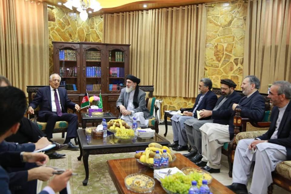 دیدار «زلمی خلیل زاد» با «گلبدین حکمتیار» رهبر حزب اسلامی  - خبرگزاری افغان ایرکا