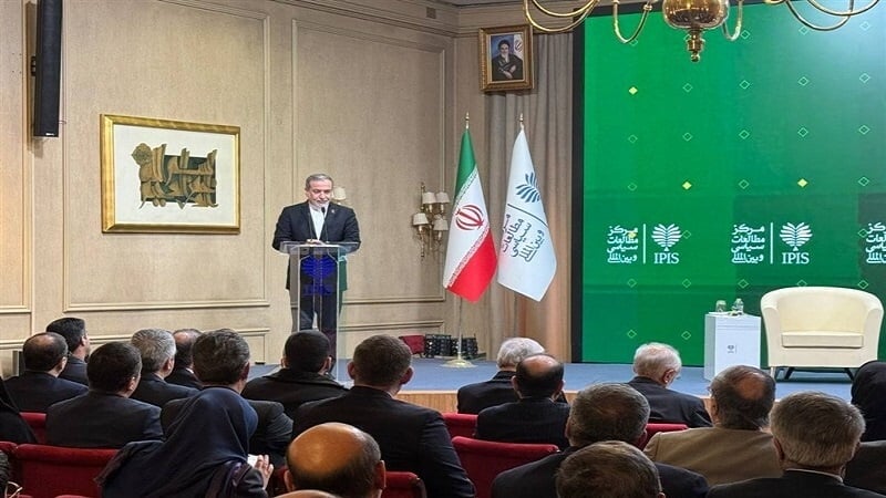  عراقچی: ایران به راه دیپلماسی و جنگ آماده  است