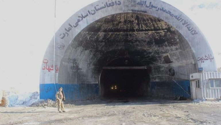 شاهراه سالنگ پس از هفت روز بازگشایی شد شاهراه سالنگ پس از هفت روز بازگشایی شد