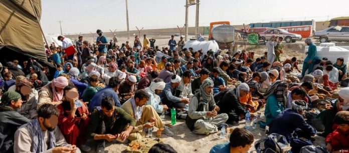 افزایش نگران کننده بازگشت مهاجران؛ 745 خانواده مهاجر در یک روز وارد افغانستان شدند