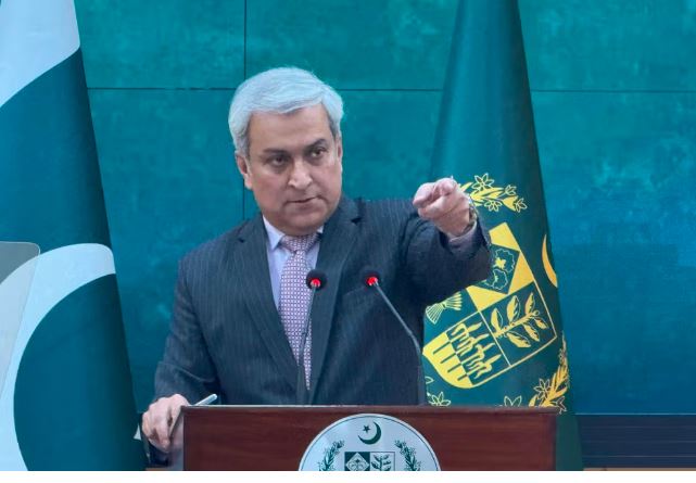 پاکستان: فعالیت تروریست ها زیر چتر طالبان، تهدیدی برای منطقه و جهان است پاکستان: فعالیت تروریست ها زیر چتر طالبان، تهدیدی برای منطقه و جهان است