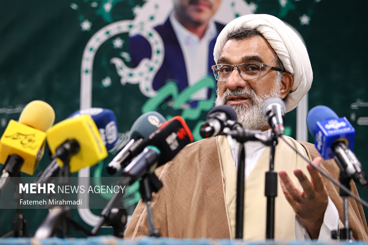 دبیر شورای عالی انقلاب فرهنگی ایران: رفتار با اتباع خارجی موضع دولت است، نه نظام