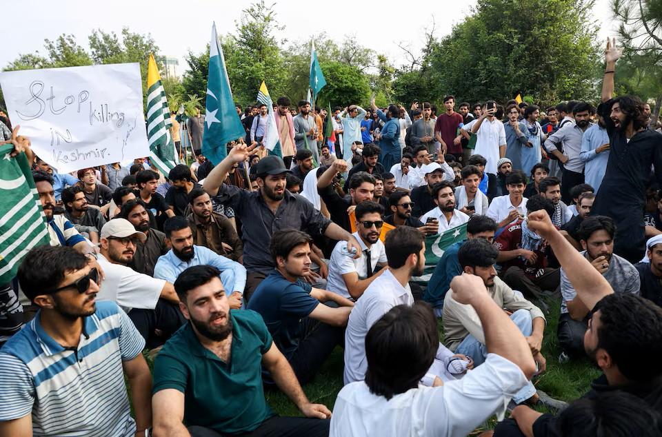 درگیری های مرگبار همزمان با انتخابات منطقه ای در کشمیر تحت ادارۀ پاکستان