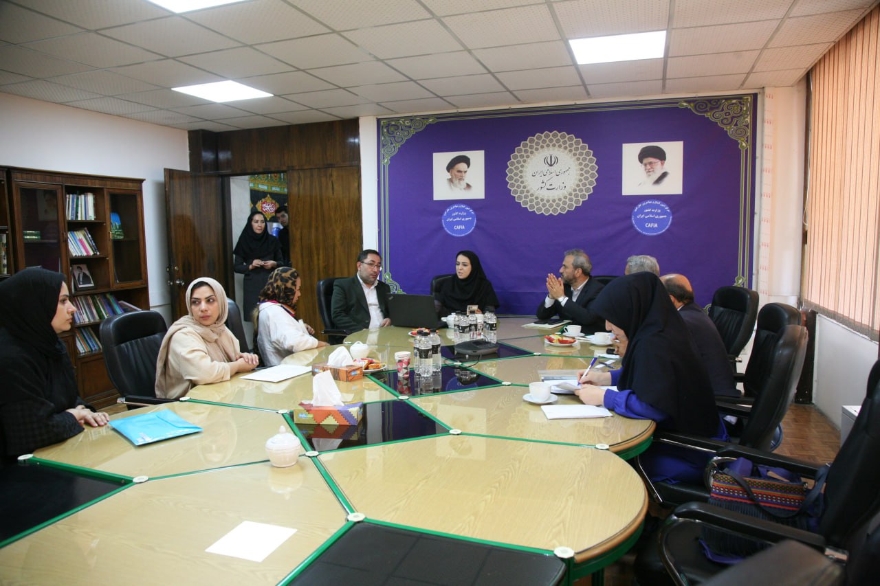 ملاقات مردمی نادر یاراحمدی با تعدادی از اتباع مهاجرین خارجی 