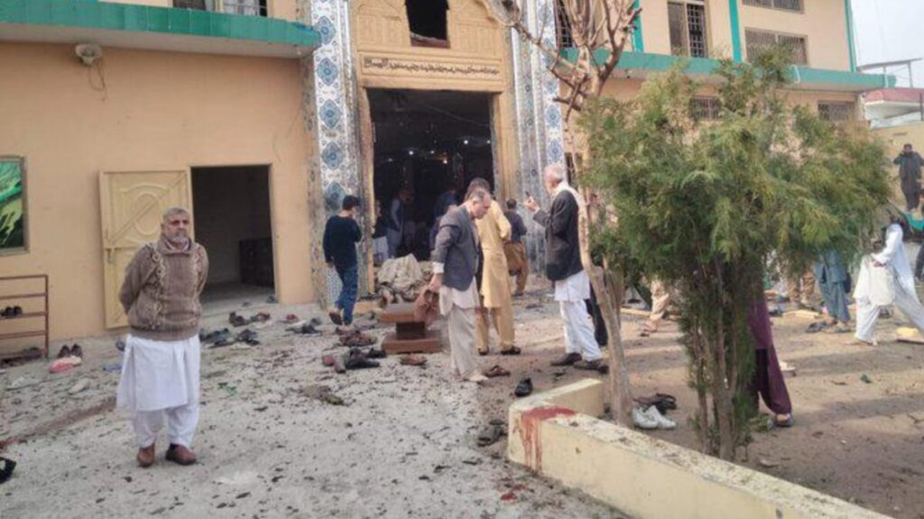 حمله انتحاری به مسجد شیعیان در پاکستان؛ دست کم 31 تن به شهادت رسیدند