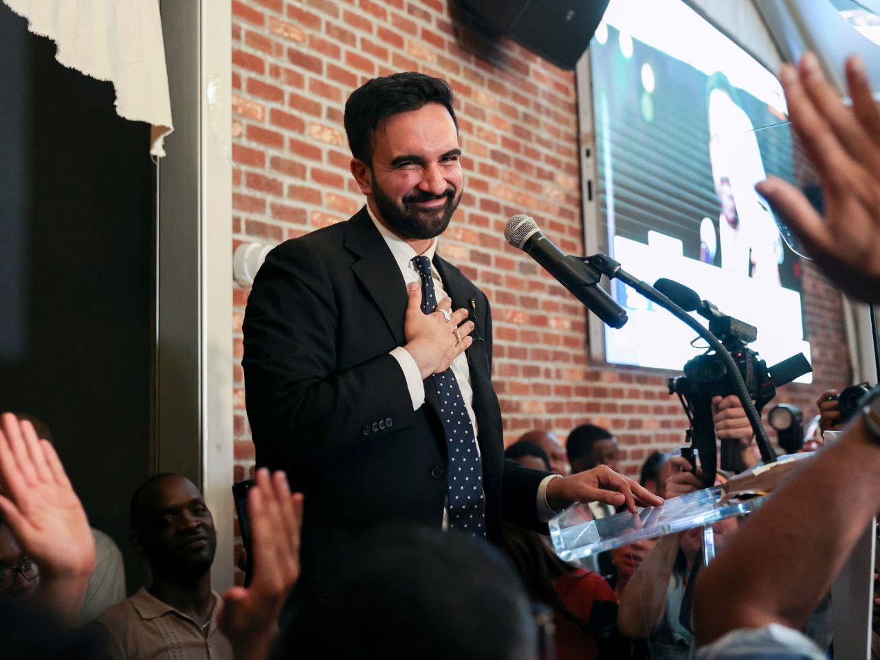 شکست فاحش ترامپ در انتخابات نیویورک؛ یک مسلمان شهردار شد شکست فاحش ترامپ در انتخابات نیویورک؛ یک مسلمان شهردار شد