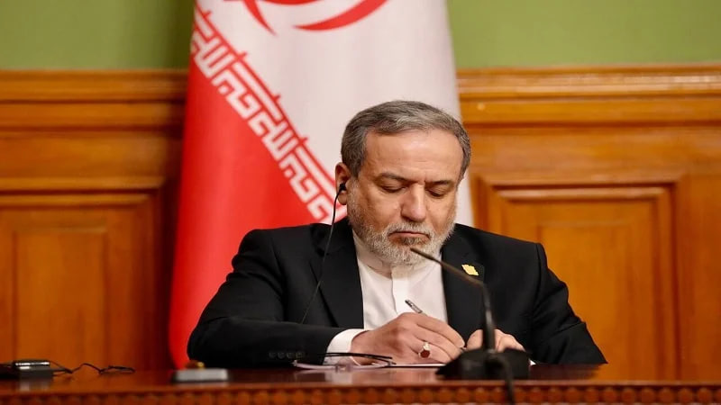 هشدار قاطع عراقچی به آمریکا: ایران کهن و سرافراز در برابر هیچ قدرتی زانو نمی زند