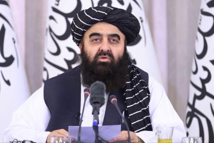 متقی: زموږ لویه اندېښنه په ګاونډیو هېوادونو کې د نشه یی توکو پراخ کښت دی