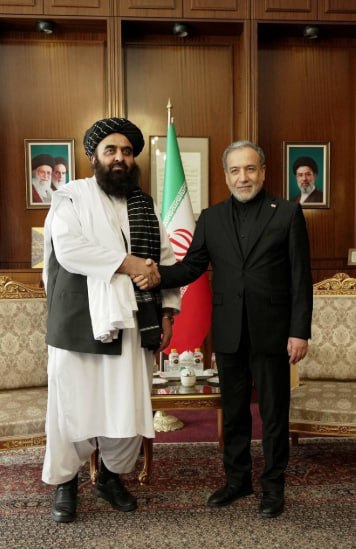 امیرخان متقی در تهران با سید عباس عراقچی دیدار کرد - تصویر دوم خبر