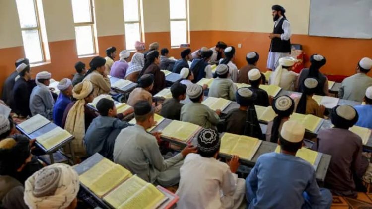 حذف 18 مضمون درسی و 679 کتاب دانشگاهی از سوی طالبان