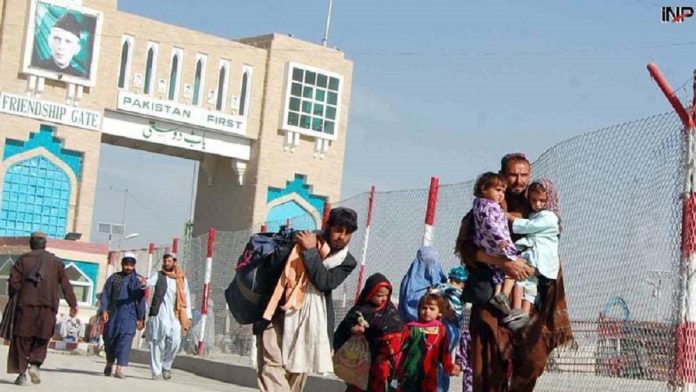 تشدید درگیری های طالبان و پاکستان؛ اسلام آباد خواستار اخراج سریع مهاجران افغان شد