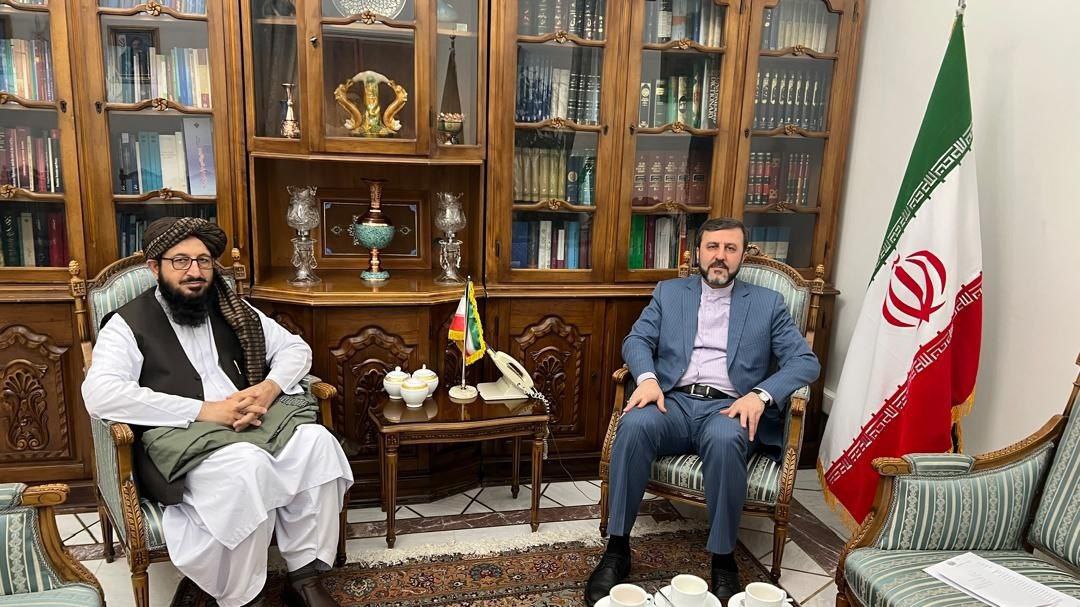 رایزنی غریب آبادی و سفیر طالبان در تهران درباره همکاری های حقوقی و ساماندهی وضعیت مهاجرین