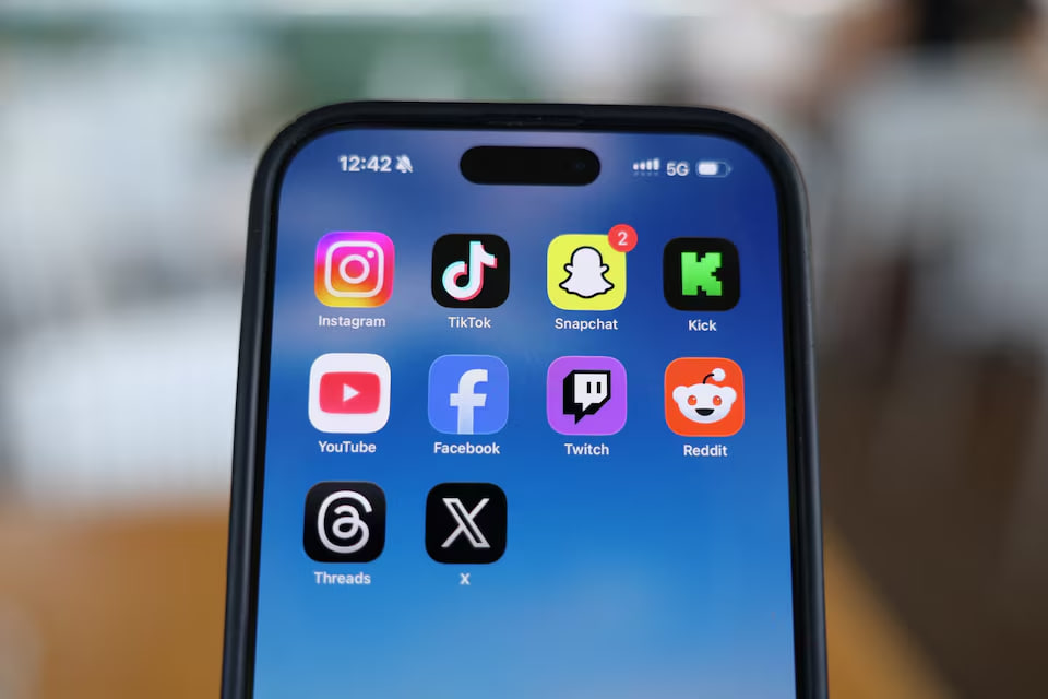 یونان له 15 کلنو د کم عمره ماشومانو لپاره ټولنیزې شبکې محدودوی