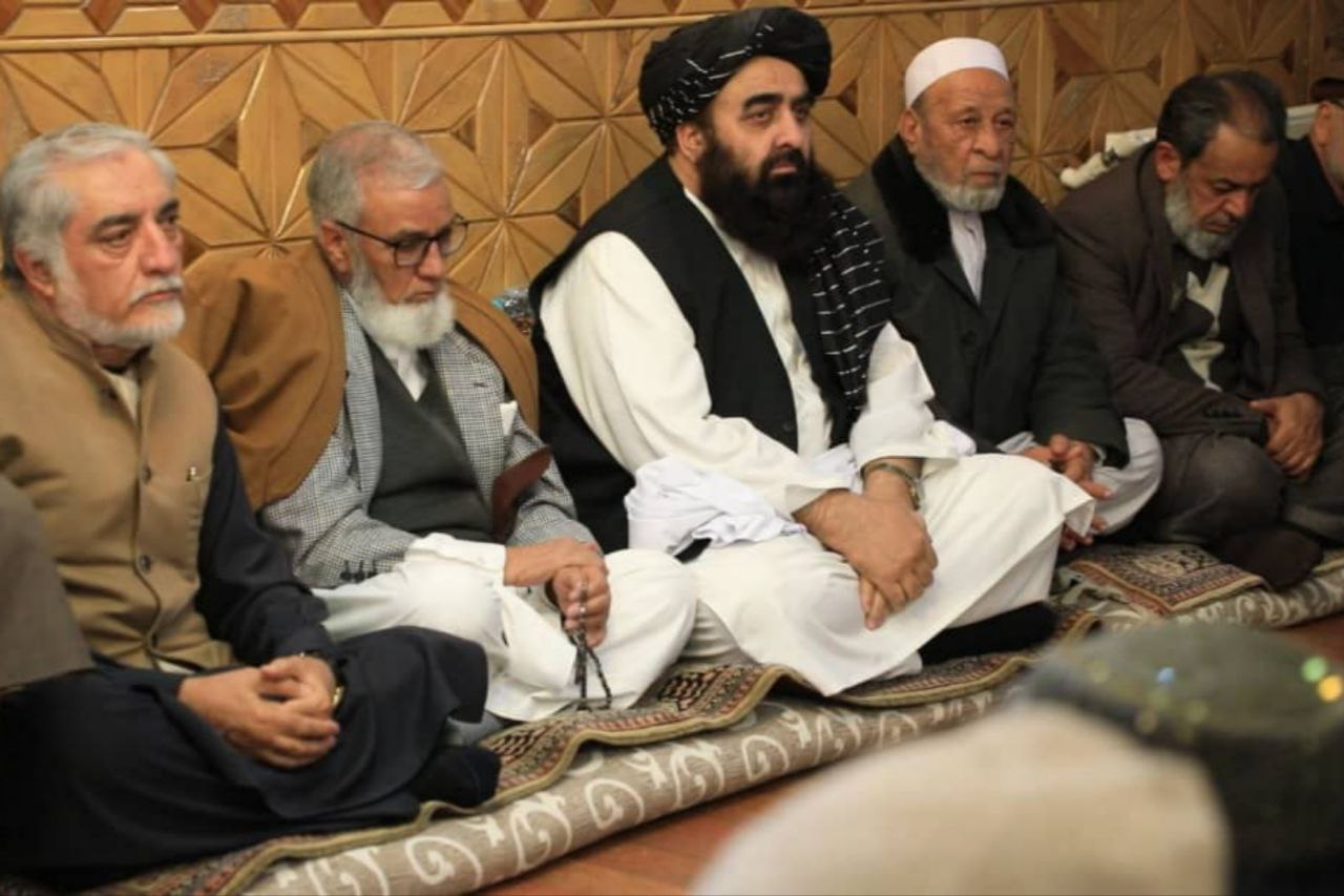 حضور مقامات ارشد طالبان در مراسم ختم خواهر مقام دولت سابق افغانستان