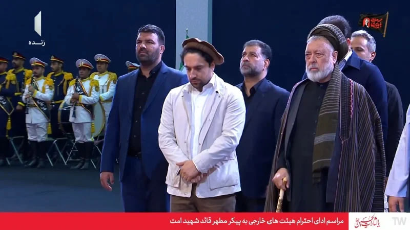 شخصیت های مقاومت افغانستان به پیکر پاک رهبر شهید ادای احترام کردند