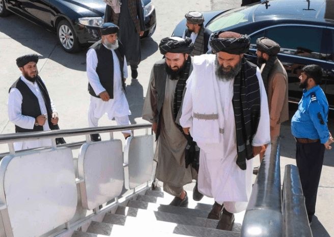 وداع با قائد امت؛ هیئت عالی رتبه طالبان به ریاست عبدالغنی برادر راهی تهران شد