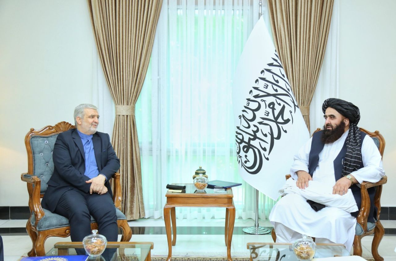 قمی به دیدار متقی رفت؛ طالبان خواهان «توقف اعدام افغان های محکوم» در ایران شدند - خبرگزاری افغان ایرکا