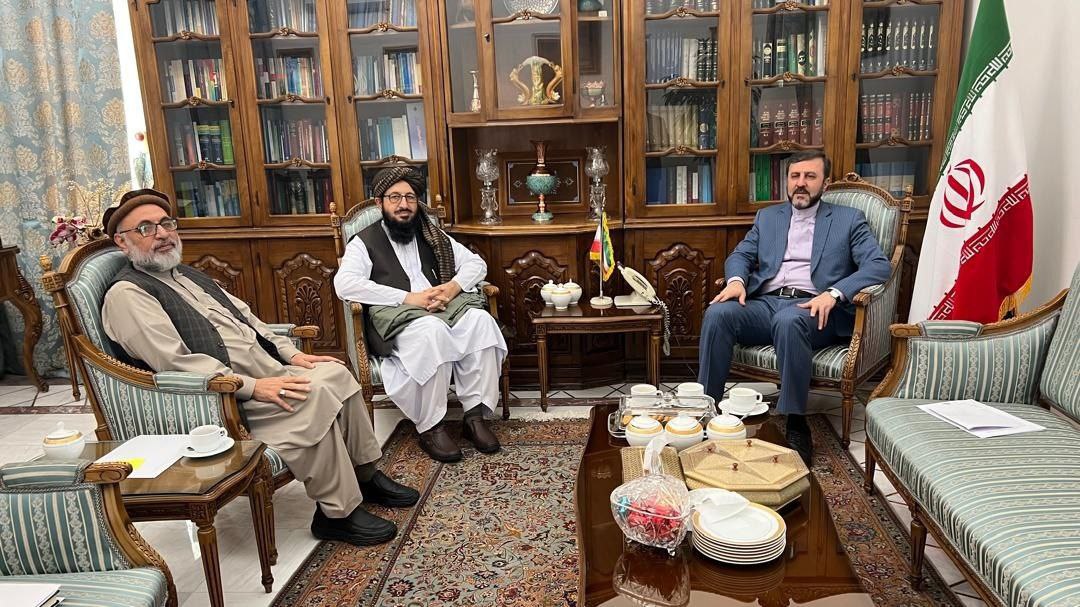 رایزنی غریب آبادی و سفیر طالبان در تهران درباره همکاری های حقوقی و ساماندهی وضعیت مهاجرین