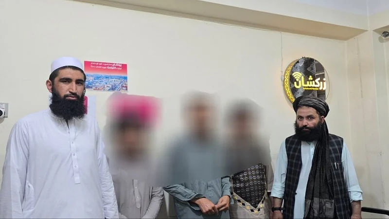 دو دستگاه اینترنتی استارلینک در خوست کشف و ضبط شد - تصویر دوم خبر