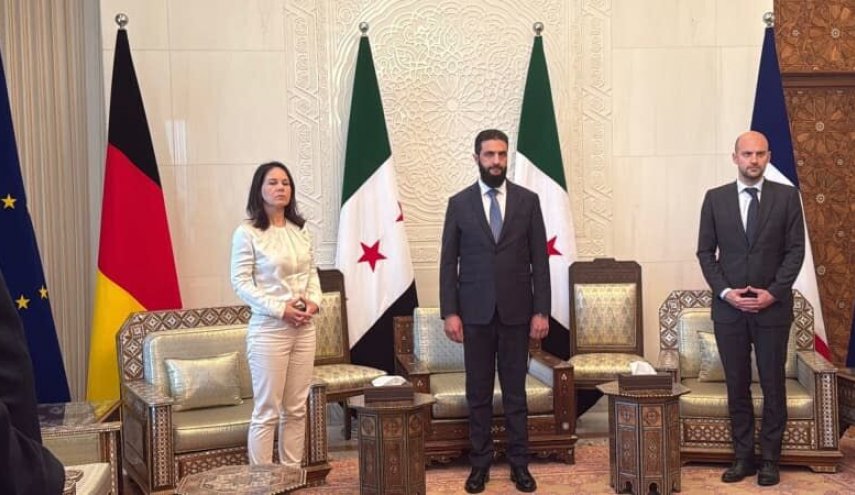 الجولانی با مکرون در مورد اوضاع داخلی سوریه گفت و گو کرد  - خبرگزاری افغان ایرکا