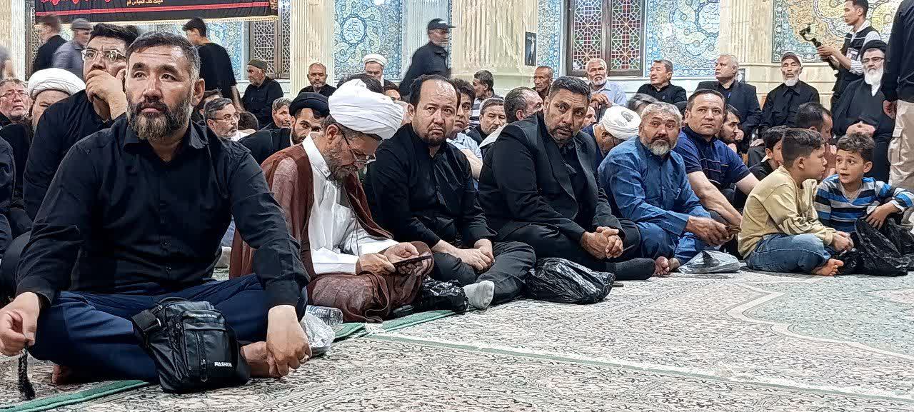بزرگداشت رهبر شهید انقلاب اسلامی در قم؛ تأکید مهاجران افغانستانی بر وحدت و مقابله با استکبار - گالری تصاویر خبر