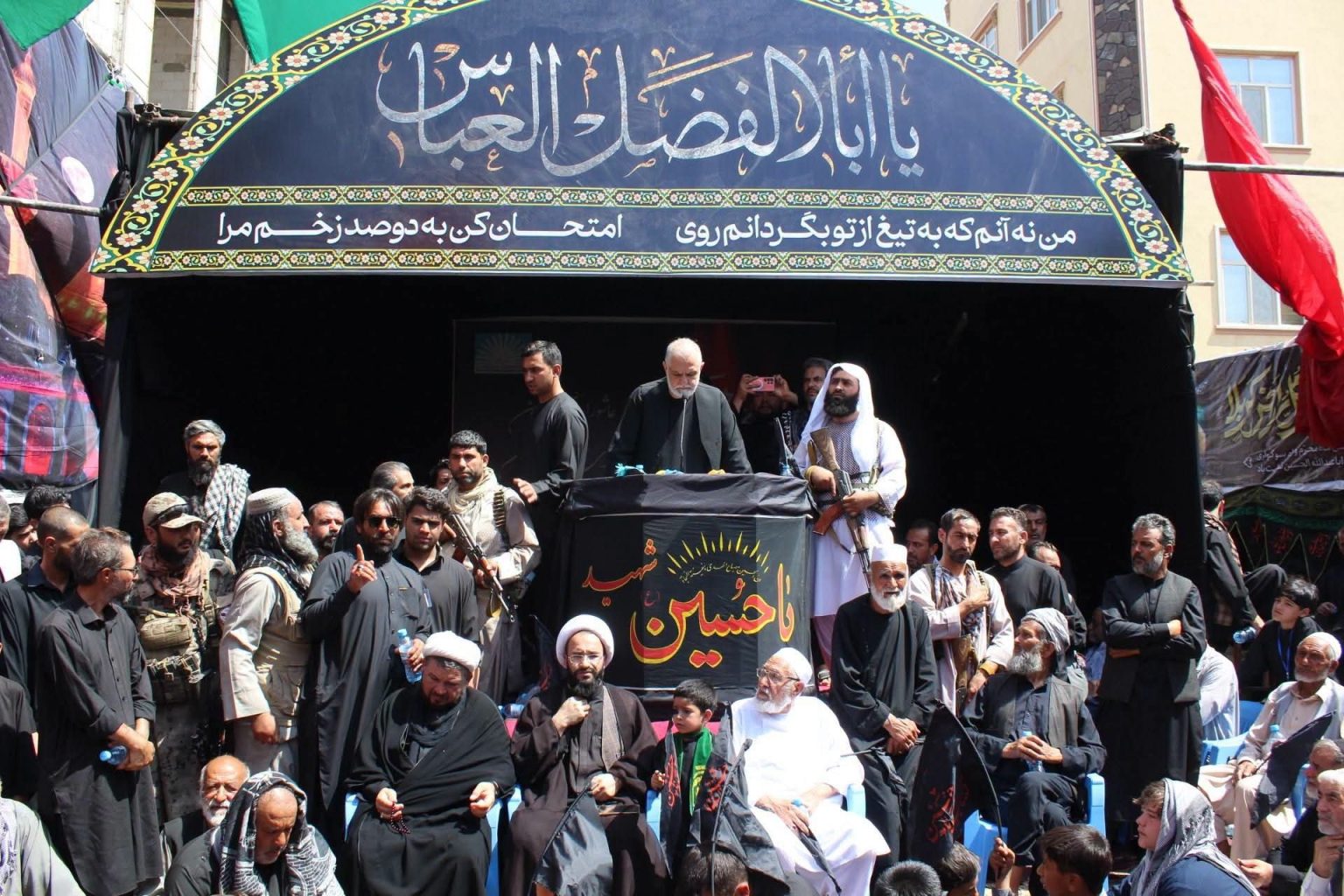 هرات یکپارچه حسینی شد؛ حضور بی سابقه مردم در مراسم عاشورا - گالری تصاویر خبر