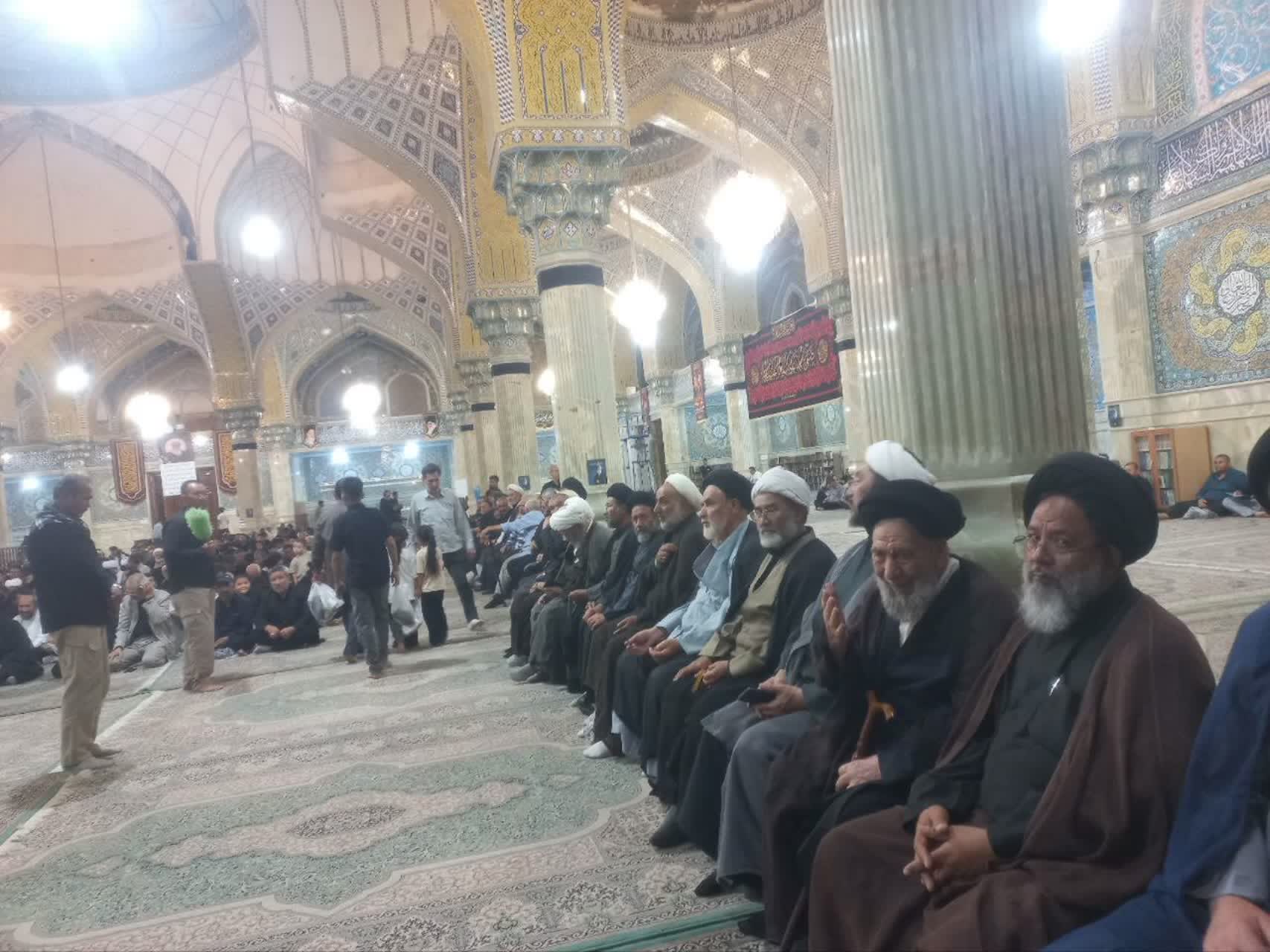 بزرگداشت رهبر شهید انقلاب اسلامی در قم؛ تأکید مهاجران افغانستانی بر وحدت و مقابله با استکبار - گالری تصاویر خبر
