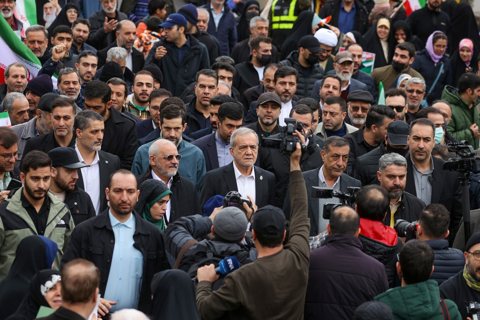 پیام ایران به همسایگان: امنیت منطقه را بدون دخالت بیگانگان تأمین کنیم  - گالری تصاویر خبر