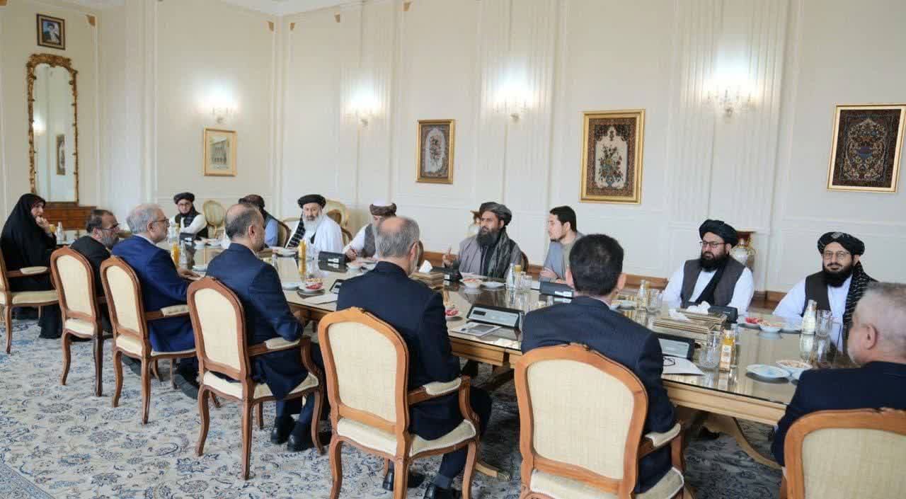 دیدار وزیر امور خارجه ایران با معاون نخست وزیر طالبان