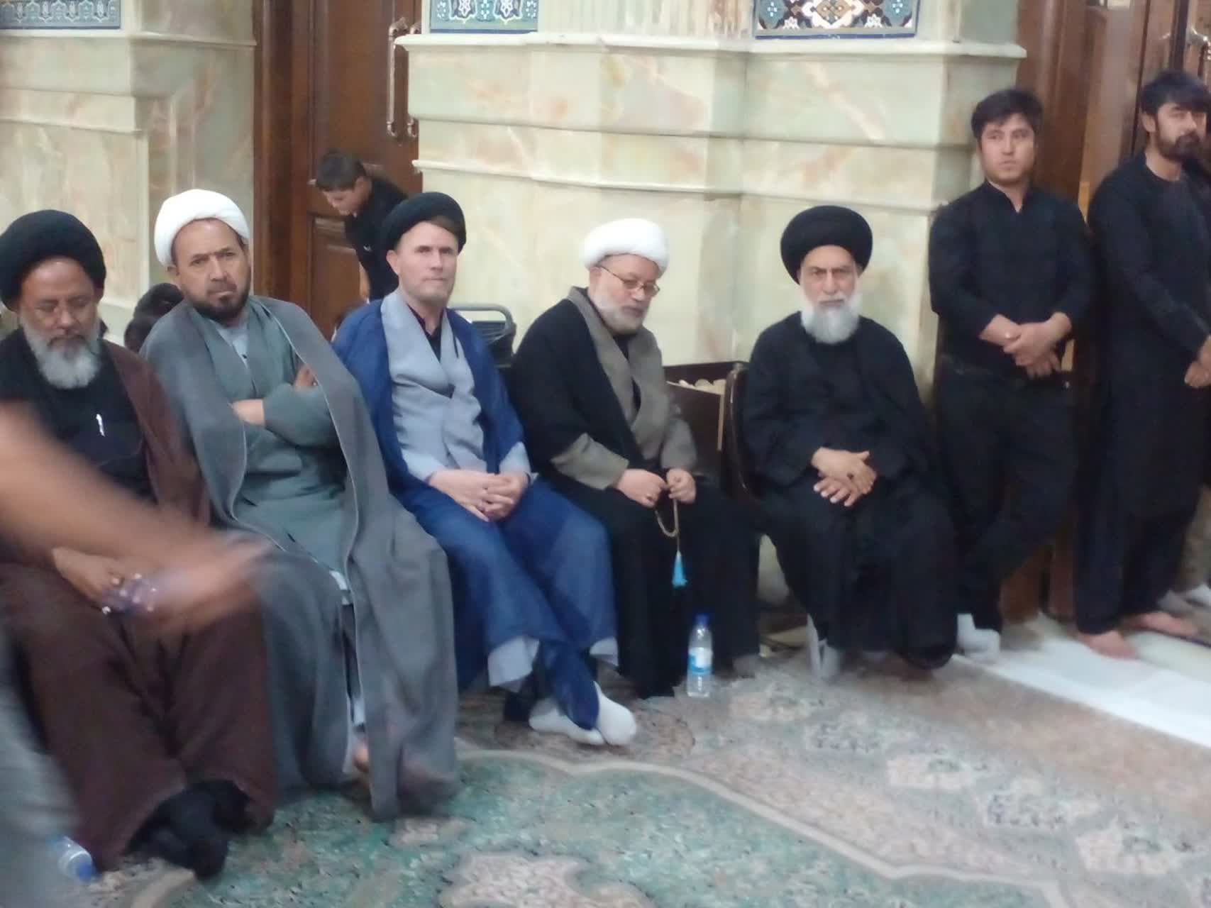بزرگداشت رهبر شهید انقلاب اسلامی در قم؛ تأکید مهاجران افغانستانی بر وحدت و مقابله با استکبار - گالری تصاویر خبر
