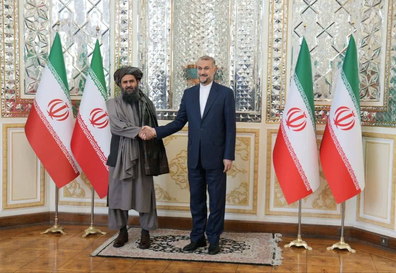 دیدار وزیر امور خارجه ایران با معاون نخست وزیر طالبان