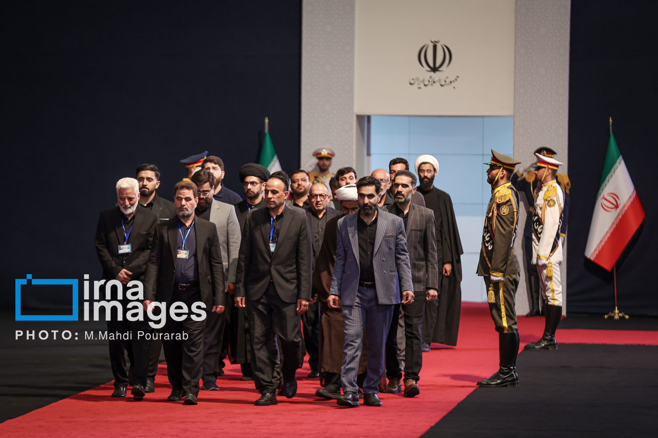 تصاویر آغاز مراسم ادای احترام به رهبر شهید انقلاب در تهران - گالری تصاویر خبر