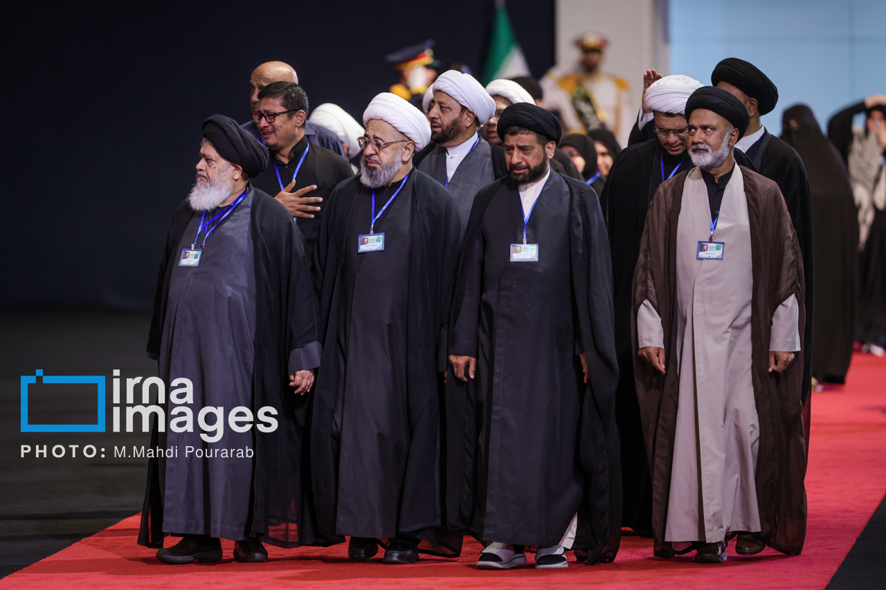 تصاویر آغاز مراسم ادای احترام به رهبر شهید انقلاب در تهران - گالری تصاویر خبر