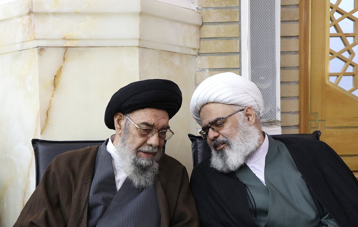 با حضور علما و فضلا؛ مراسم بزرگداشت آیت الله العظمی فیاض از سوی رهبر انقلاب اسلامی در حرم مطهر بانوی کرامت برگزار شد - گالری تصاویر خبر