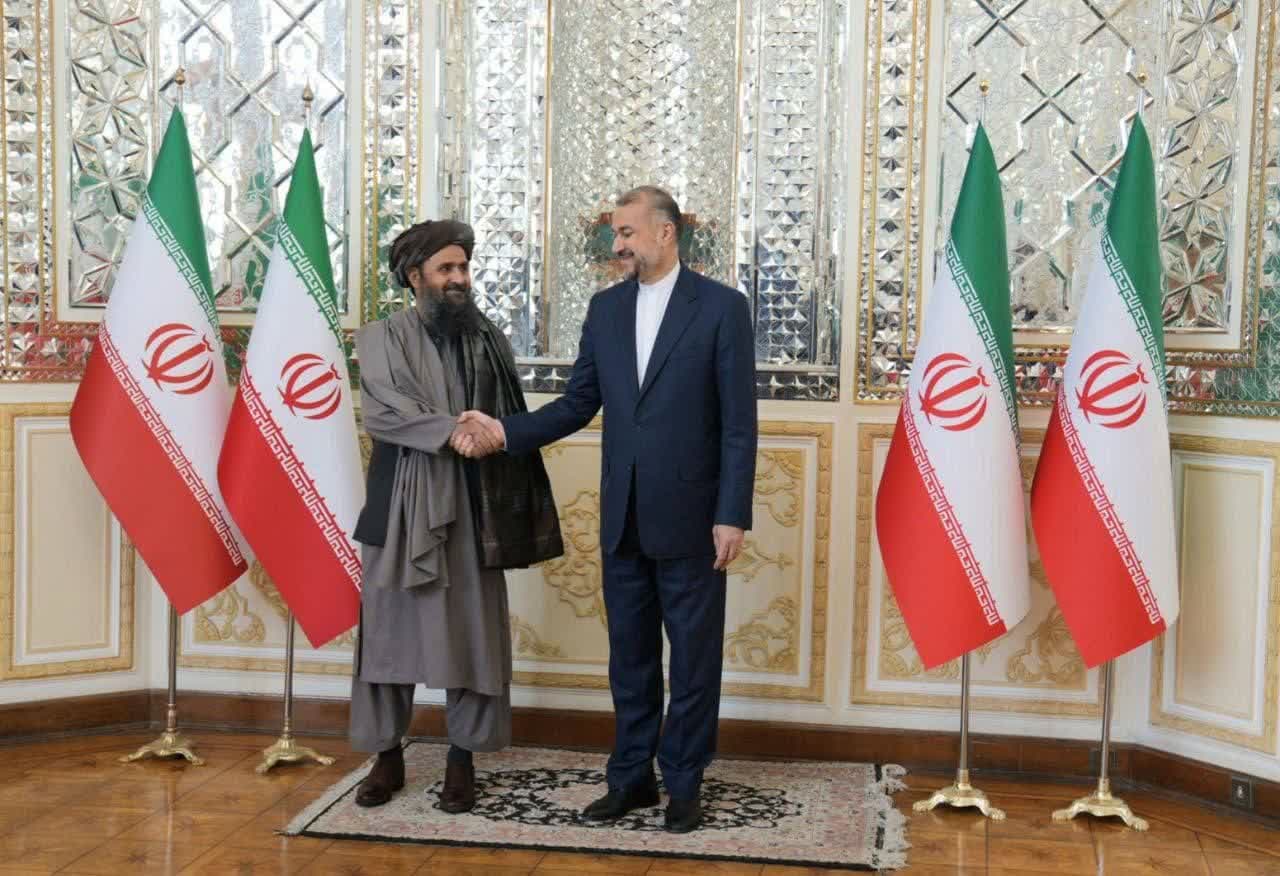 دیدار وزیر امور خارجه ایران با معاون نخست وزیر طالبان
