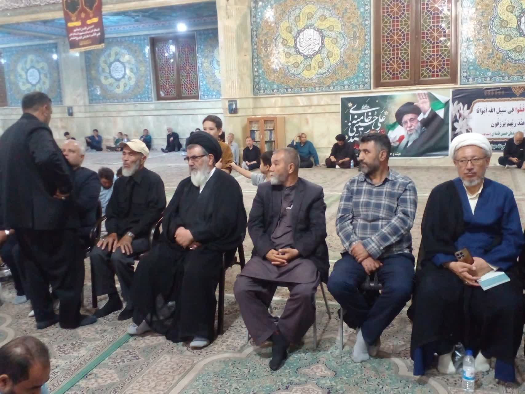 بزرگداشت رهبر شهید انقلاب اسلامی در قم؛ تأکید مهاجران افغانستانی بر وحدت و مقابله با استکبار - گالری تصاویر خبر