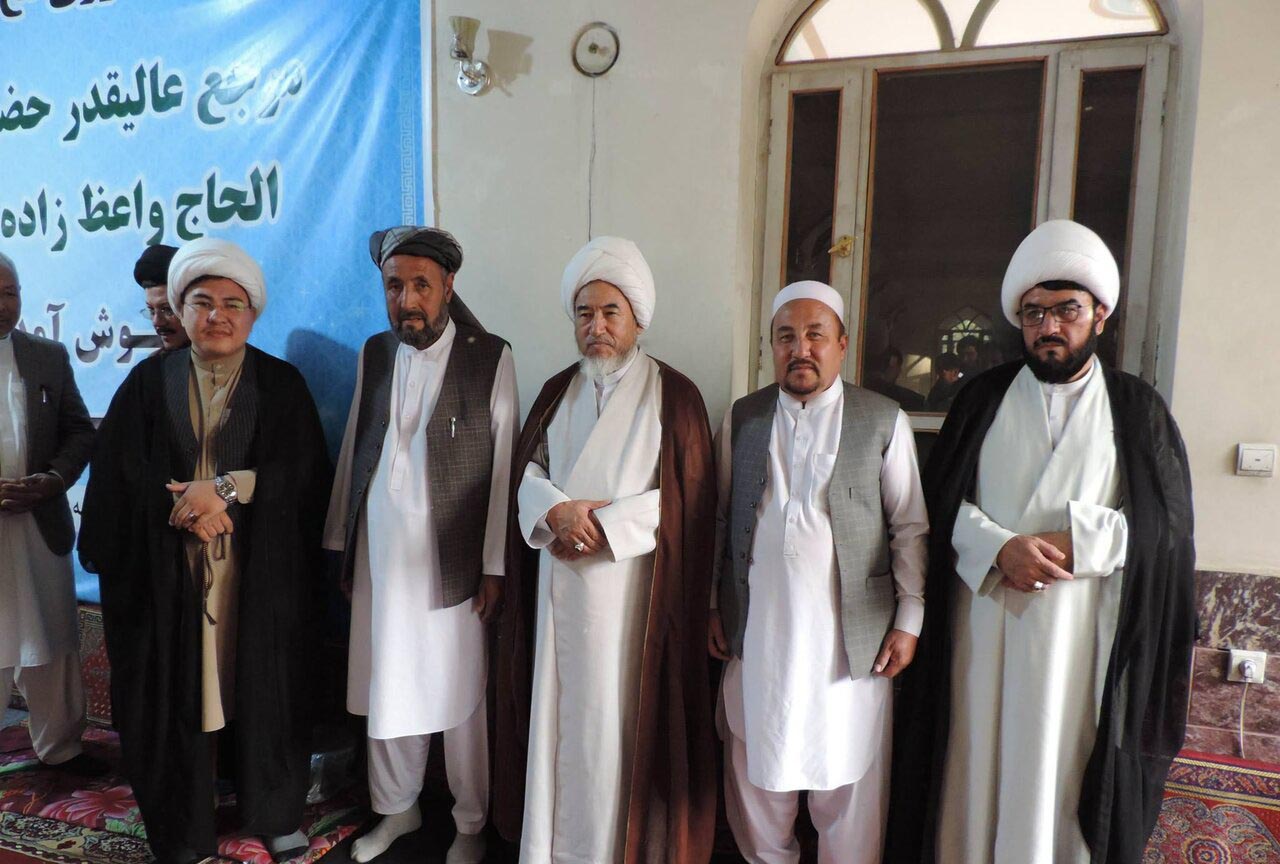 آیت الله واعظ زاده بهسودی: مشکلات شیعیان را از راه گفت وگو با مقام ها پی گیری می کنم  - گالری تصاویر خبر