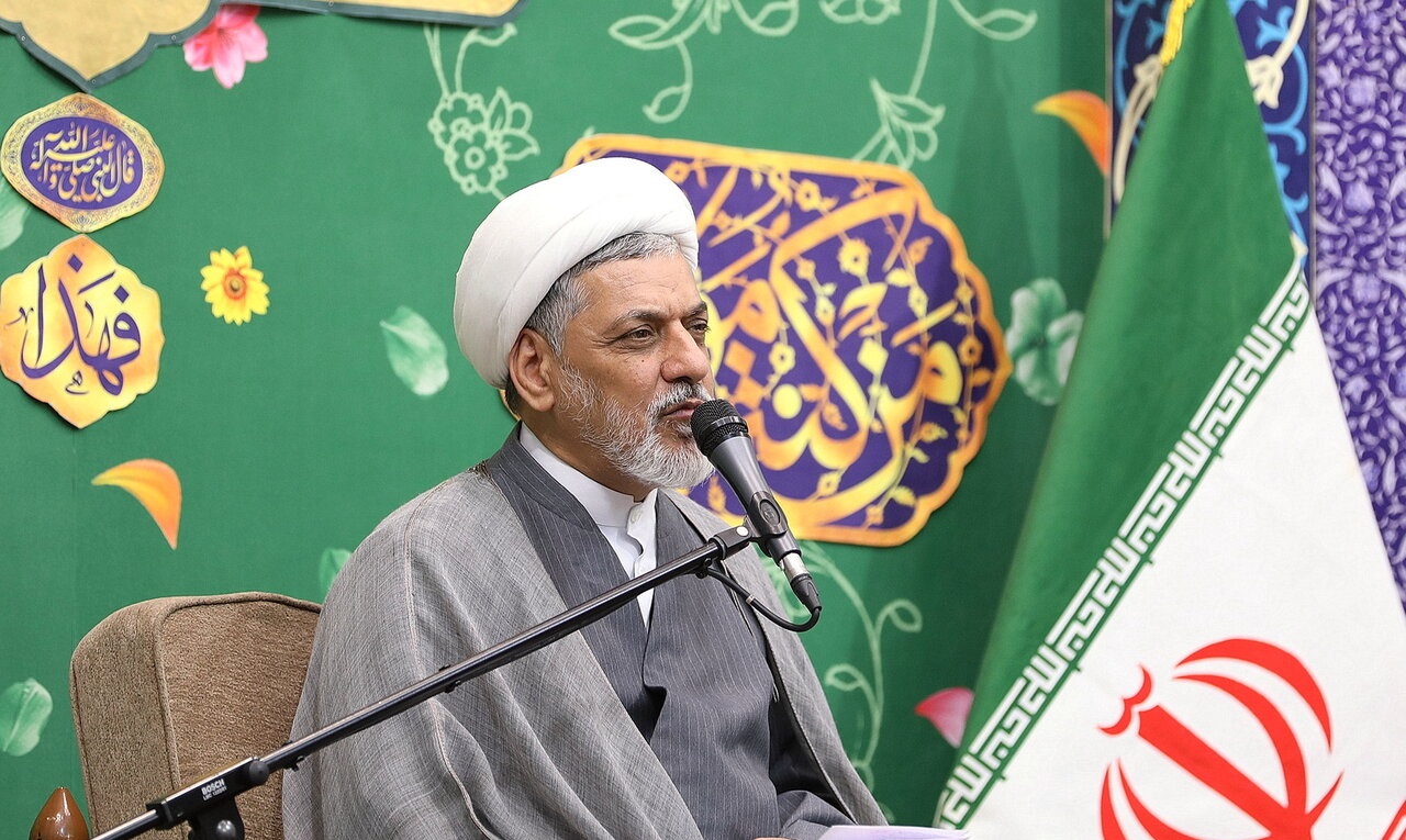 با حضور علما و فضلا؛ مراسم بزرگداشت آیت الله العظمی فیاض از سوی رهبر انقلاب اسلامی در حرم مطهر بانوی کرامت برگزار شد - گالری تصاویر خبر
