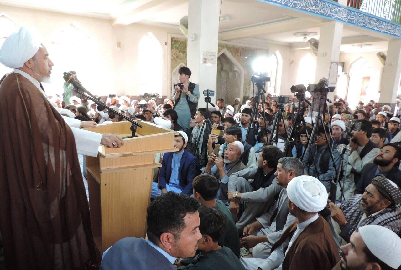 آیت الله واعظ زاده بهسودی: مشکلات شیعیان را از راه گفت وگو با مقام ها پی گیری می کنم  - گالری تصاویر خبر