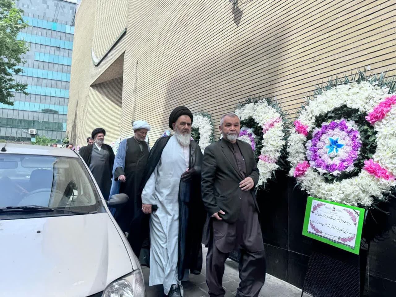 مراسم بزرگداشت حاجیه خانم طاهره قمی با حضور دبیرکل حزب رفاه ملی افغانستان در تهران برگزار شد - گالری تصاویر خبر
