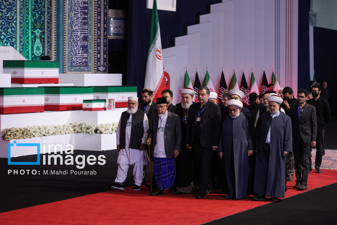 تصاویر آغاز مراسم ادای احترام به رهبر شهید انقلاب در تهران - گالری تصاویر خبر