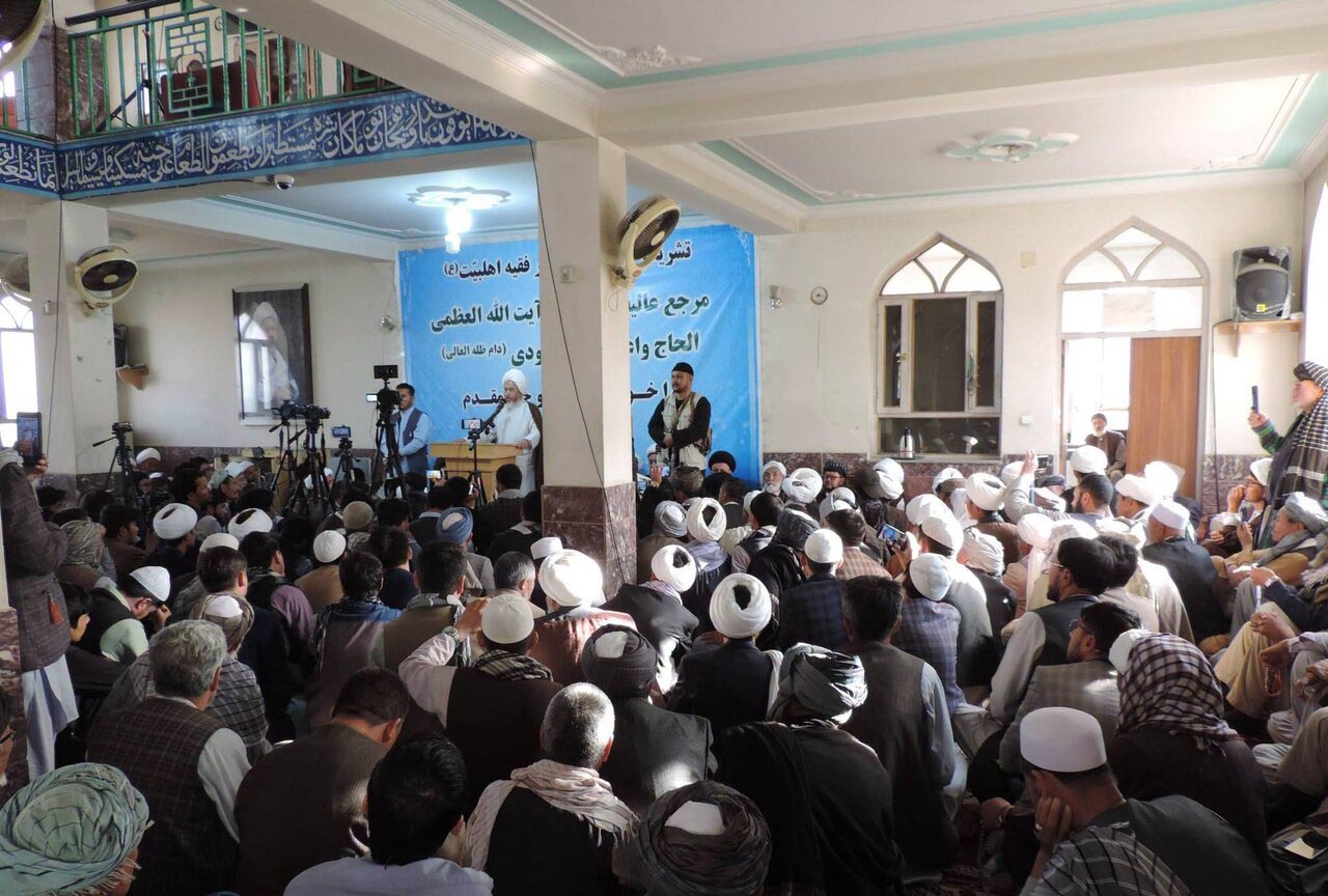 آیت الله واعظ زاده بهسودی: مشکلات شیعیان را از راه گفت وگو با مقام ها پی گیری می کنم  - گالری تصاویر خبر