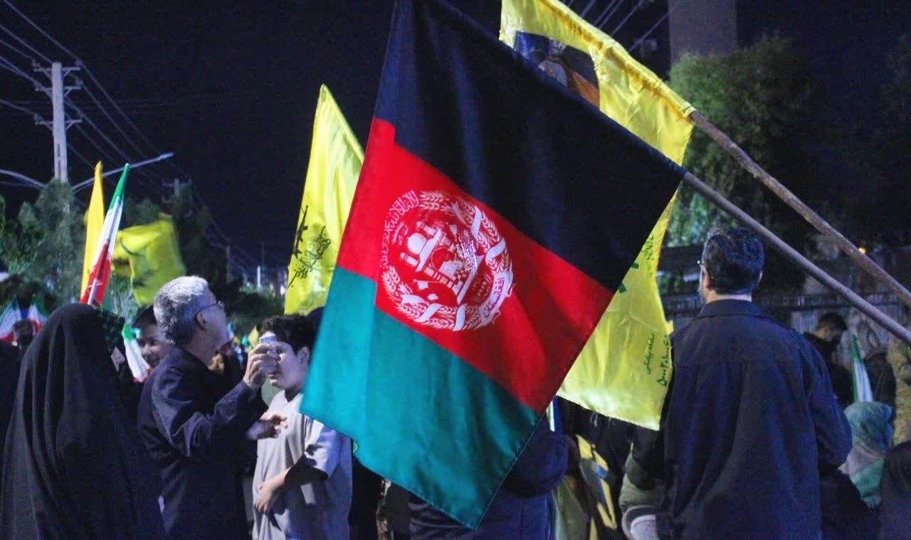 مهاجرین افغانستانی قم در بیش از دو ماه حضور فعال: از روشنگری فرهنگی تا پذیرایی از عاشقان ولایت در موکب ها - گالری تصاویر خبر