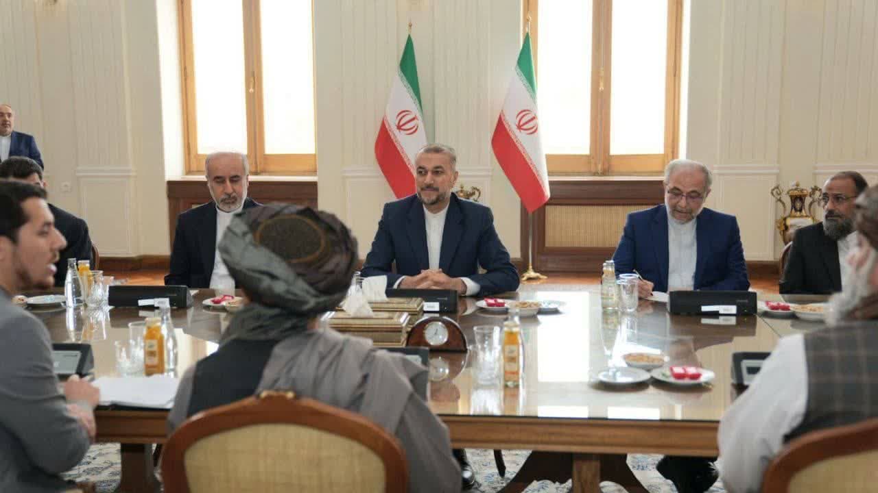 دیدار وزیر امور خارجه ایران با معاون نخست وزیر طالبان