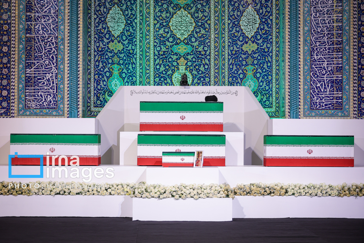 تصاویر آغاز مراسم ادای احترام به رهبر شهید انقلاب در تهران - گالری تصاویر خبر