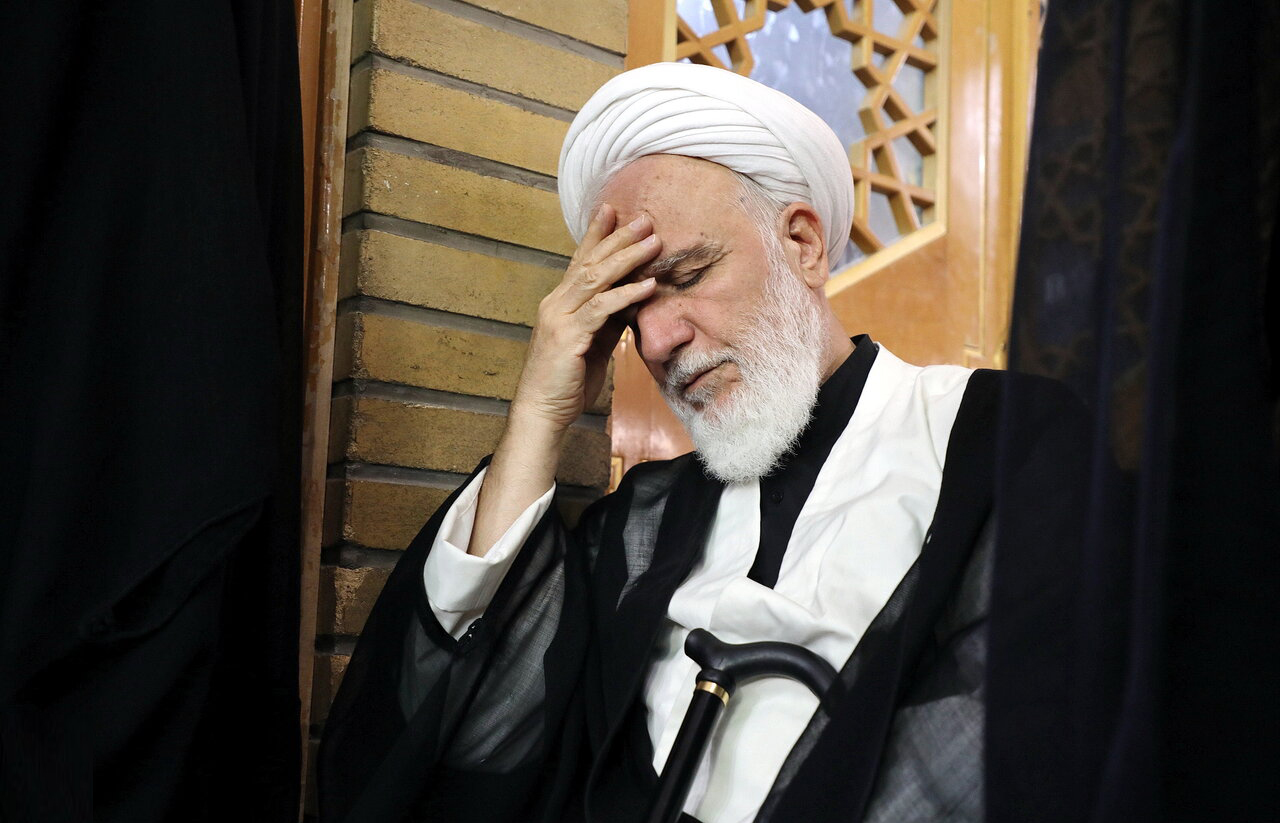 با حضور علما و فضلا؛ مراسم بزرگداشت آیت الله العظمی فیاض از سوی رهبر انقلاب اسلامی در حرم مطهر بانوی کرامت برگزار شد - گالری تصاویر خبر