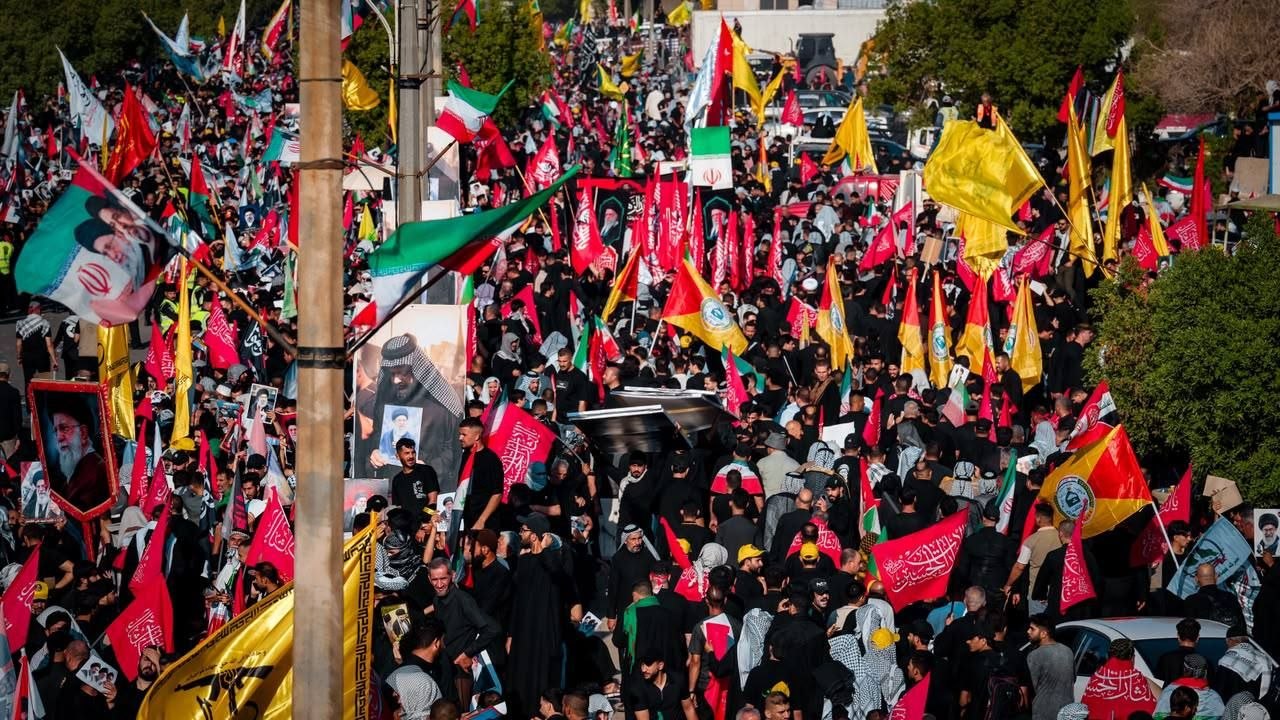 تشییع پیکر رهبر شهید ایران از نجف تا کربلا - گالری تصاویر خبر