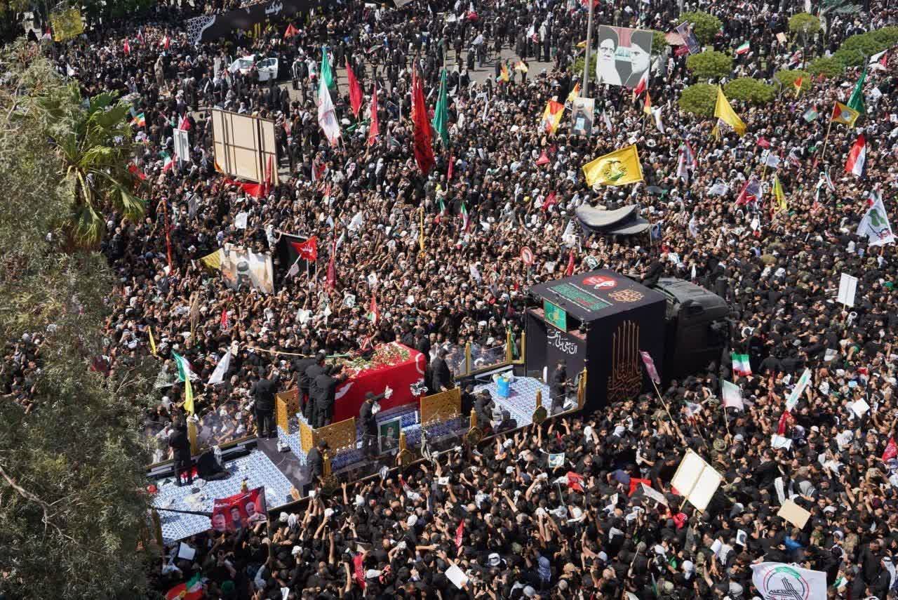 تشییع پیکر رهبر شهید ایران از نجف تا کربلا - گالری تصاویر خبر