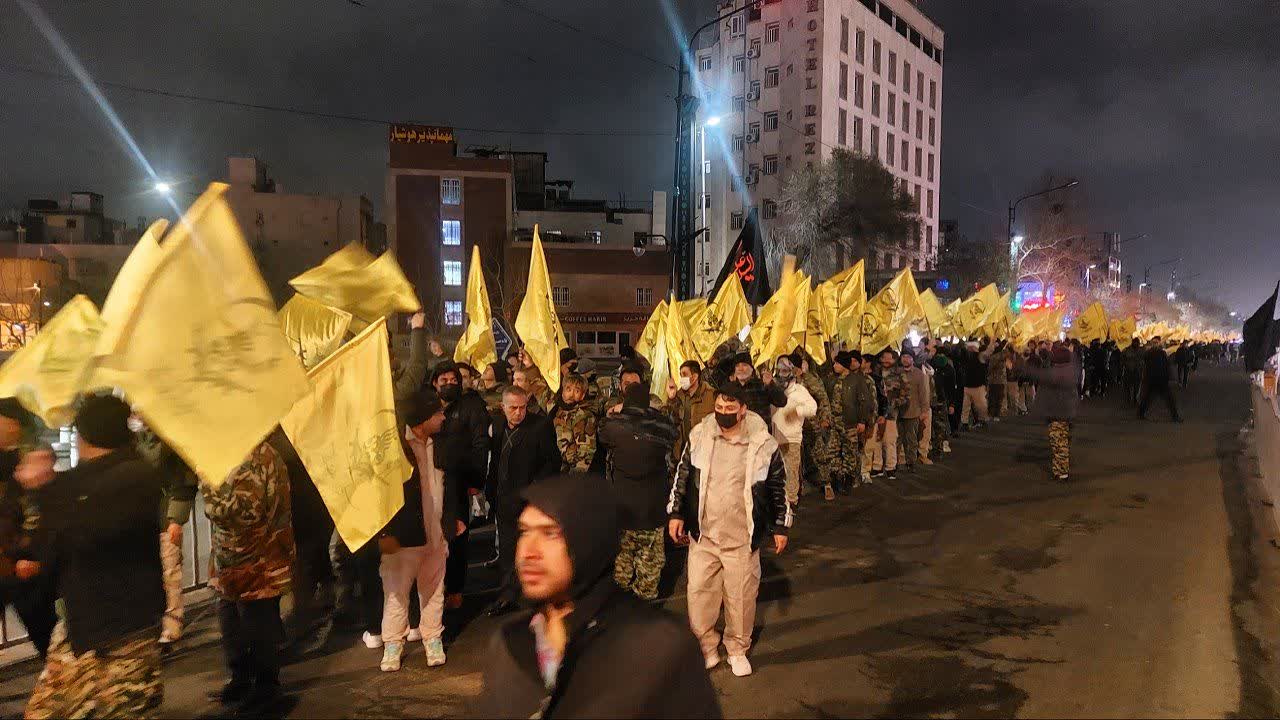 تجمع مهاجران افغانستانی درحرم مطهر رضوی و ابراز همدردی با مردم ایران - گالری تصاویر خبر